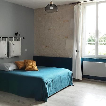 Appartamento La Tourterelle Thaims Esterno foto